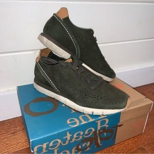 OTBT Khora Leather Sneaker in Dark Green